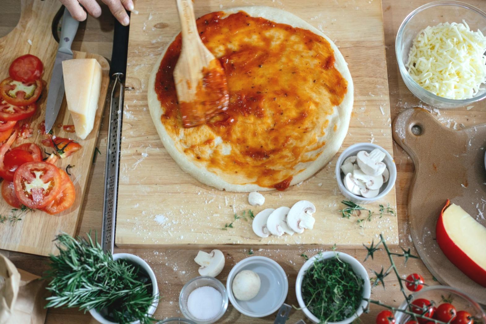 Процес підготовки інгредієнтів для приготування їжі на тиждень